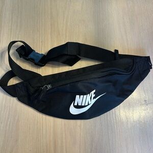 Nike fannypack/crossbody bag